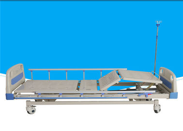 Faltbare ABS Kurbel-manuelles Krankenhaus-Bett abnehmbar mit Stand Speisetisch/IV